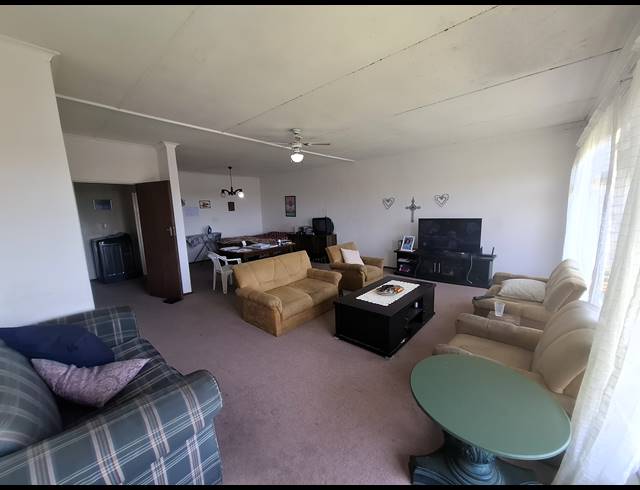 2 BEDROOM APARTMENT FOR SALE IN MANABA BEACH